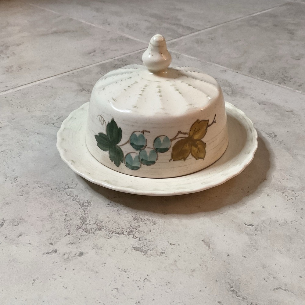 Vintage Metlox Poppytrial Vineyard Pattern Round Covered Butter Dish W/lid